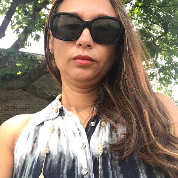 Meet your Posher, Sonia - Picture 1 of 1